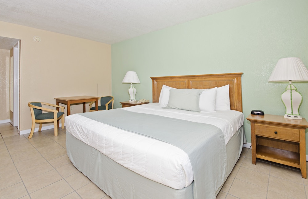 John Yancey Oceanfront Inn 12/66