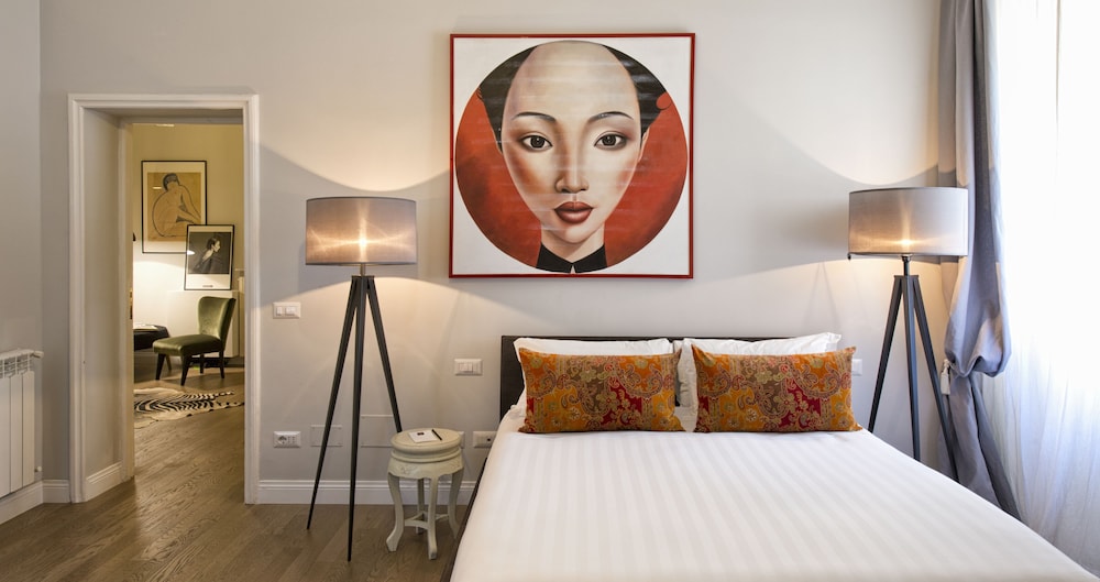 The Independent Suites 33/51