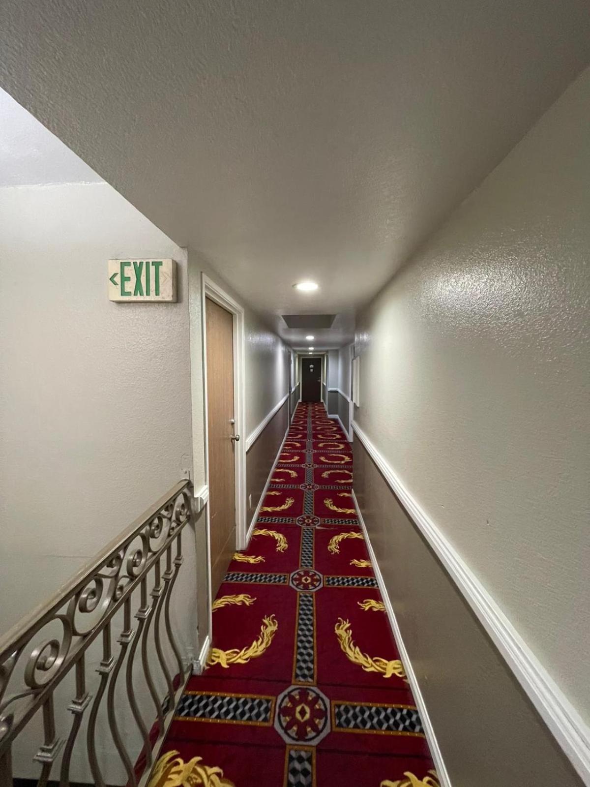 Sunrise Inn Gardena 21/27