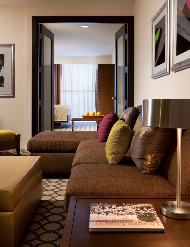 Hyatt Regency Orange County 63/83