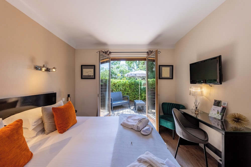 Hotel Madeloc 11/50