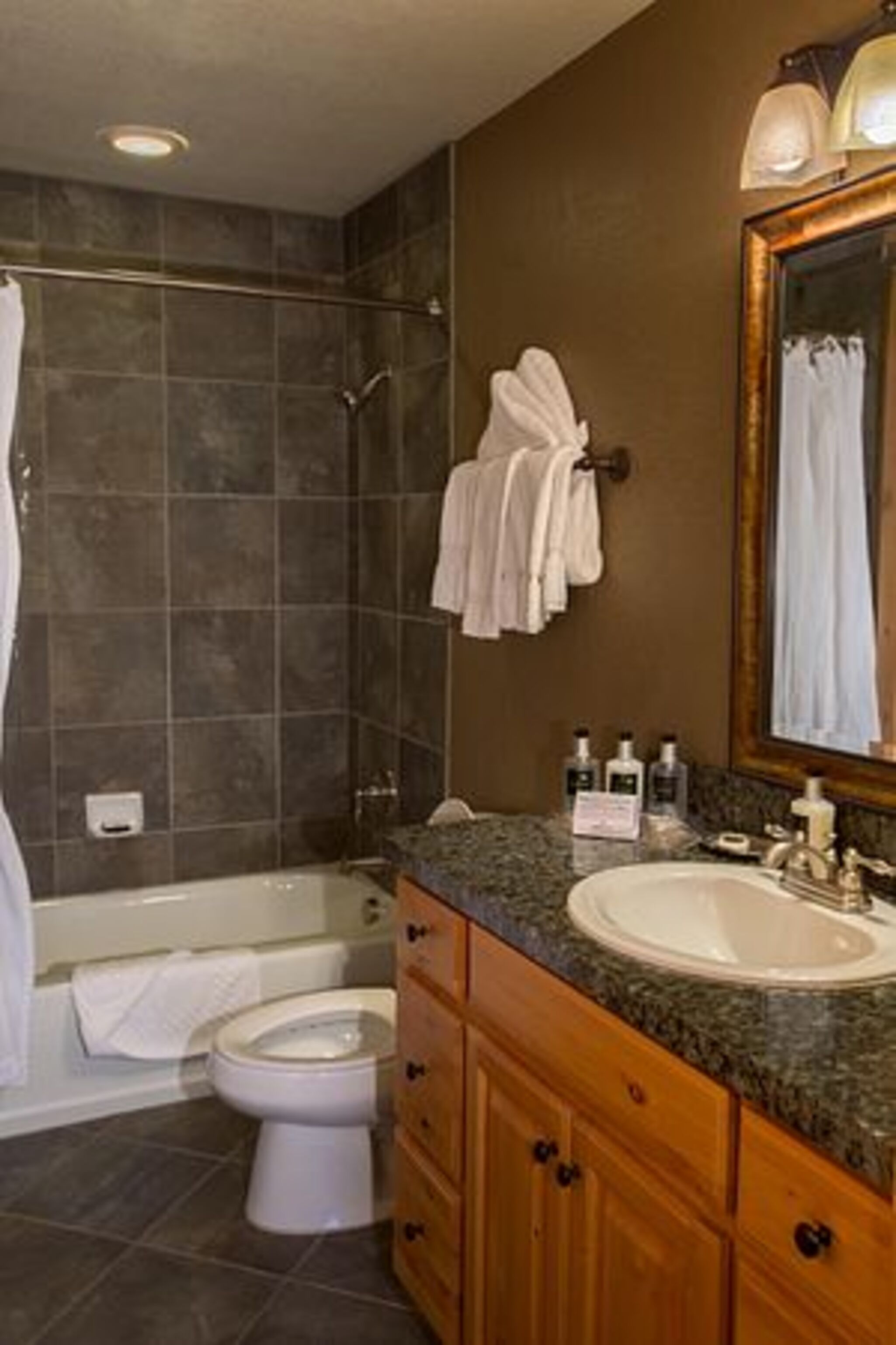 لوفت بغرفتي نوم، Silverado Lodge 2/4