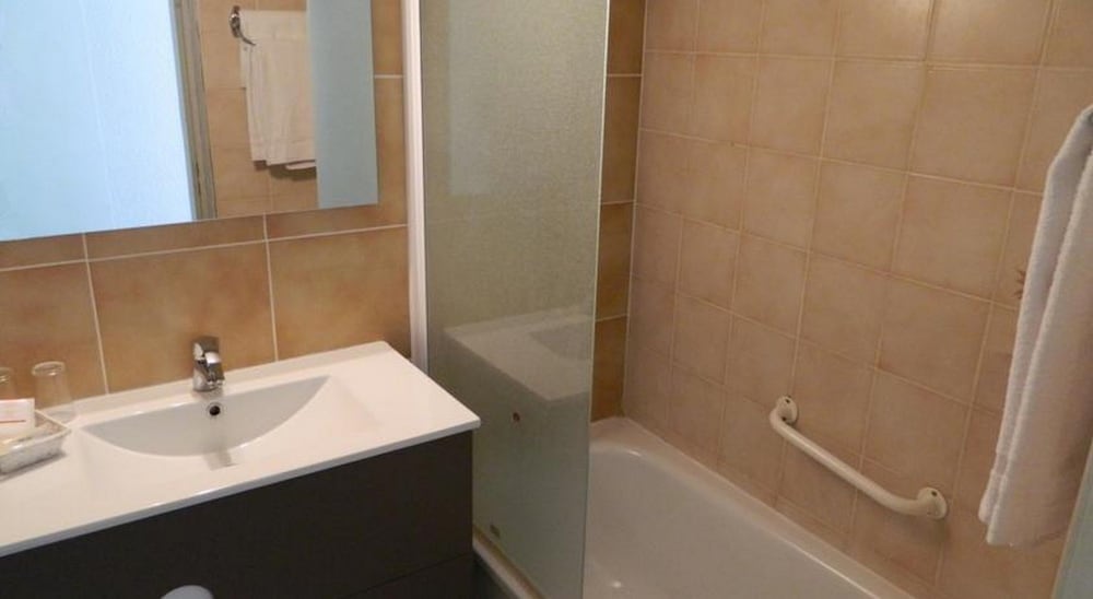 Adonis Arc Hotel Aix 67/68