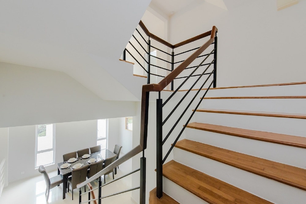 New Corner Shamrock Beach Villas Seaview 39/58