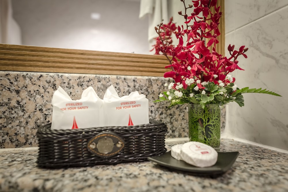 Grand Tower Inn Rama VI 9/70
