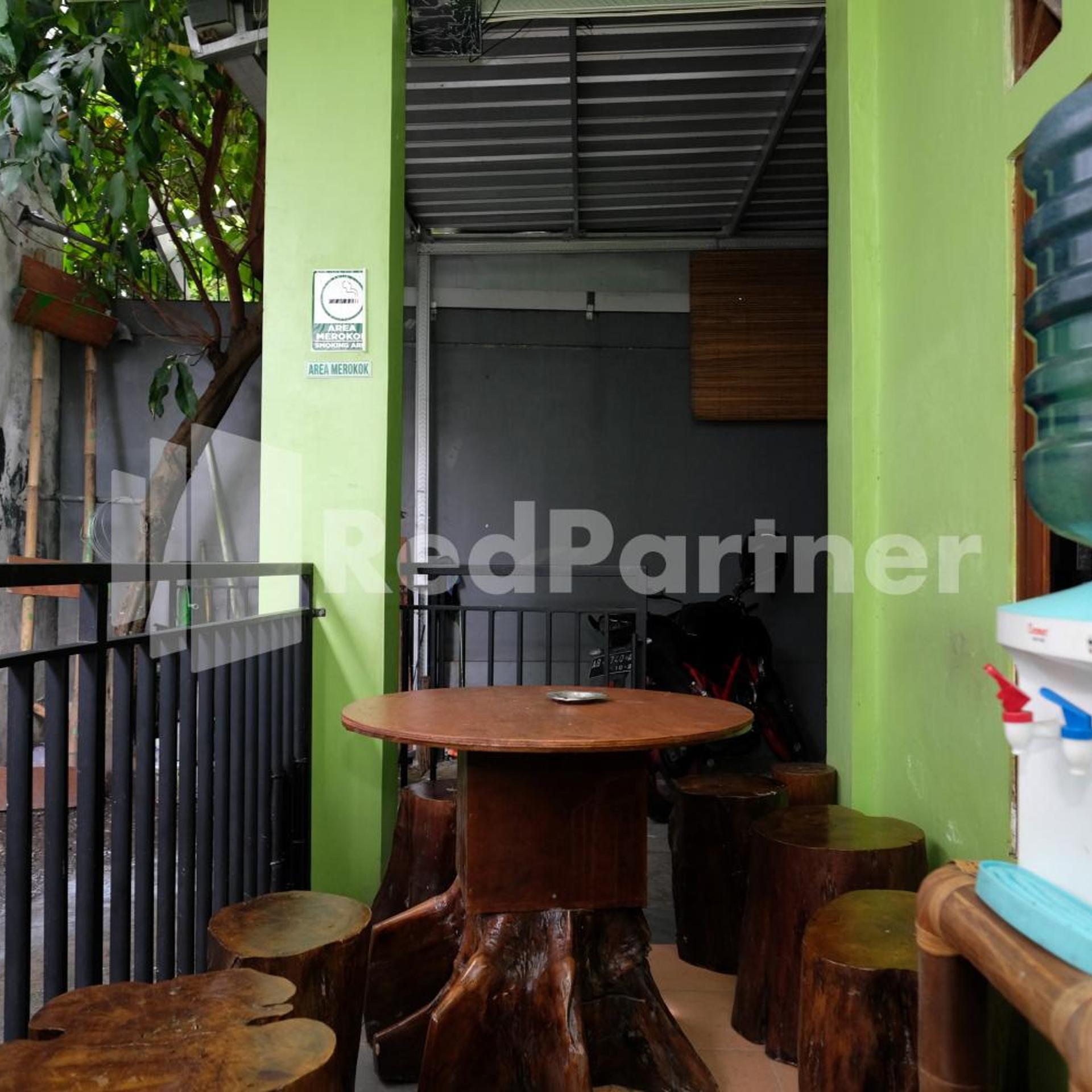 OYO 3707 Halona Guesthouse 43/50