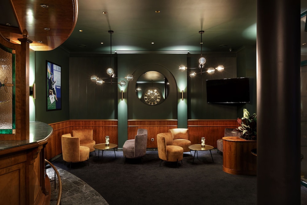 Hotel Nova Berlin 12/25
