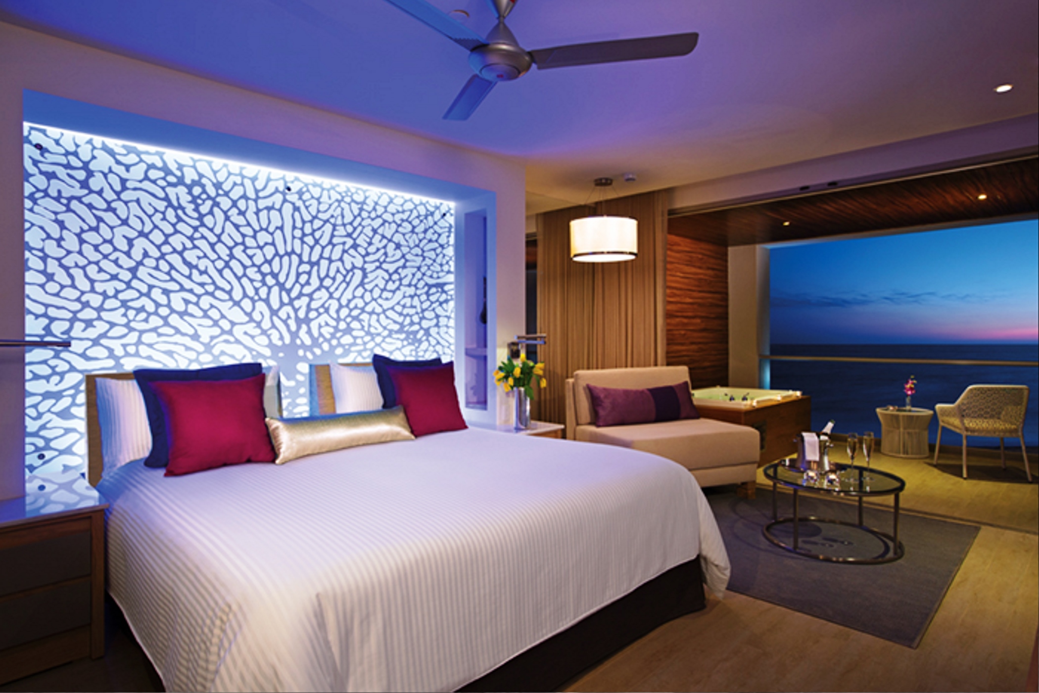 Club, Junior Suite, Ocean Front