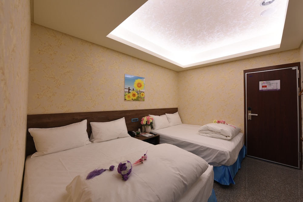 Hotel 99 17/32