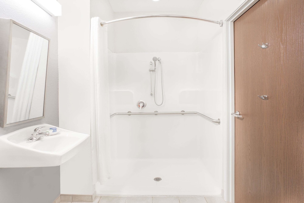 Microtel Inn Suites By Wyndham San Angelo 13/20