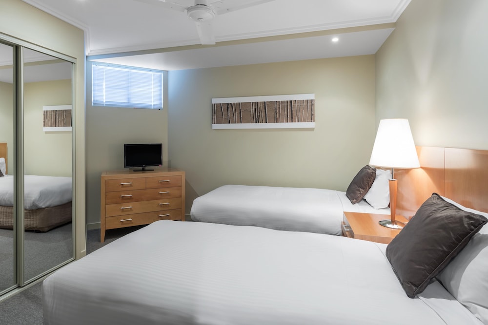 2 Bedrooms, Apartment, Pool View, Oaks Hervey Bay Resort and Spa 5/9