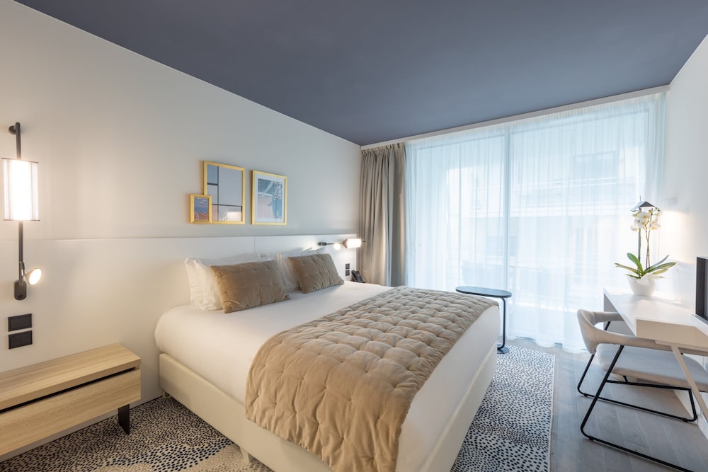 غرفة قياسية بسريرين منفصلين بإطلالة على الجبل والمدينة، Indigo Cagnes Sur Mer 8/10