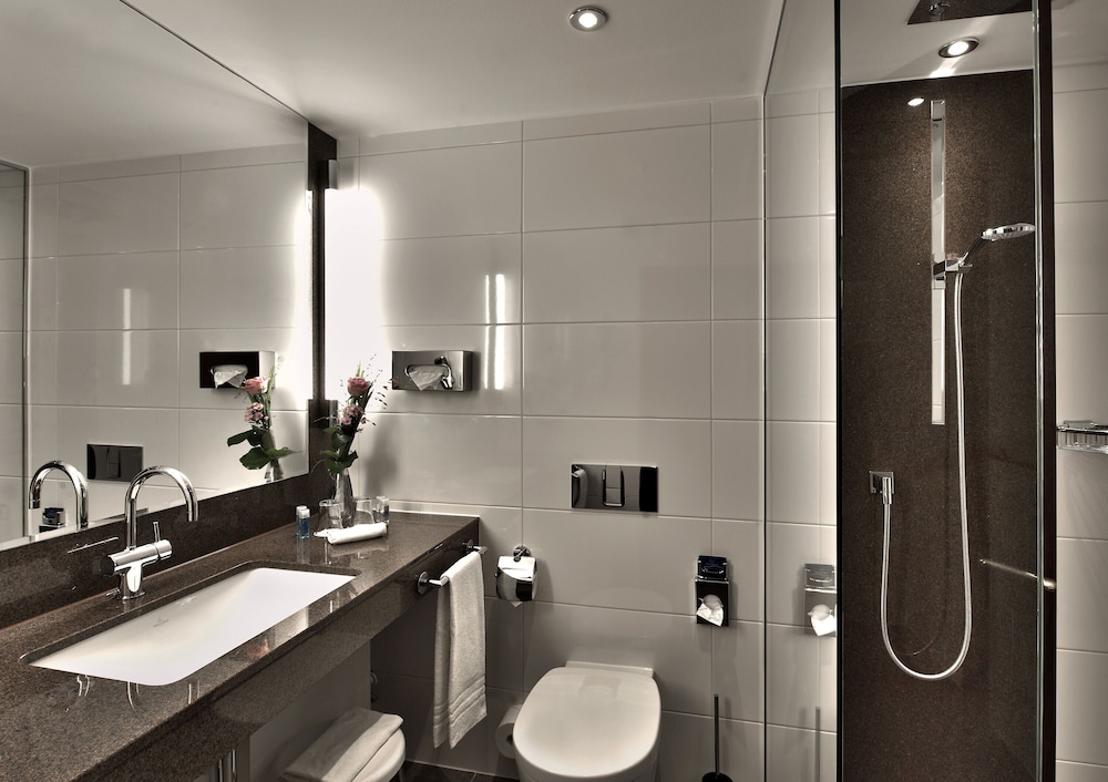 جناح بأربعة أسرّة، Maritim Hotel Koln 2/3