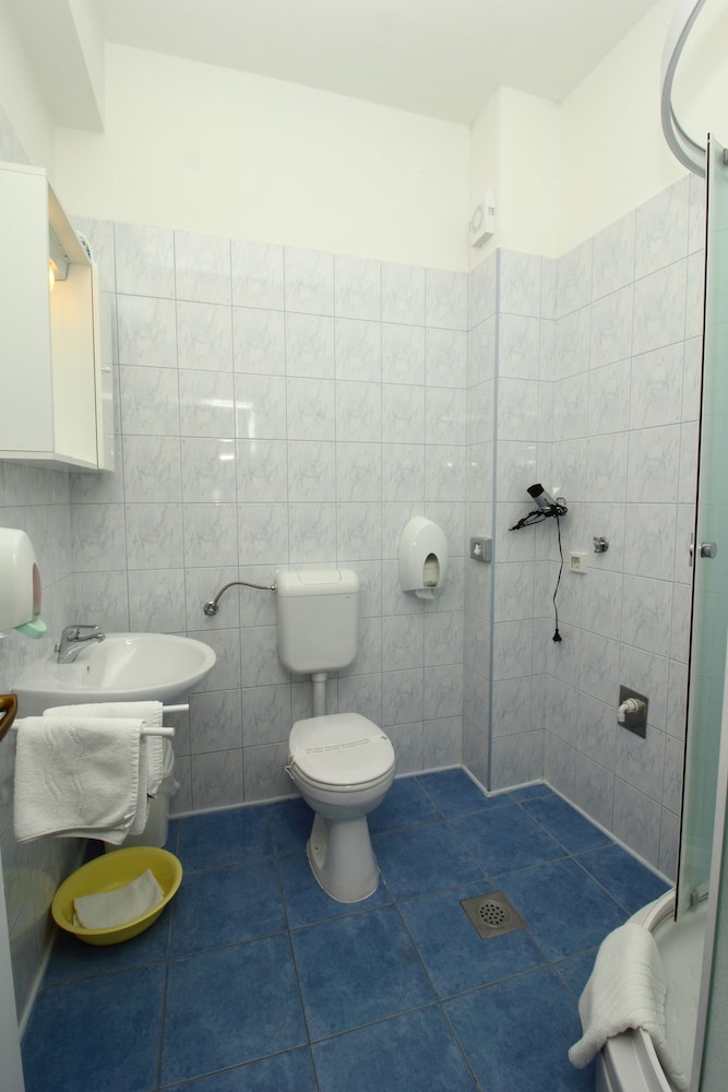 Bacan Serviced Apartments 17/64