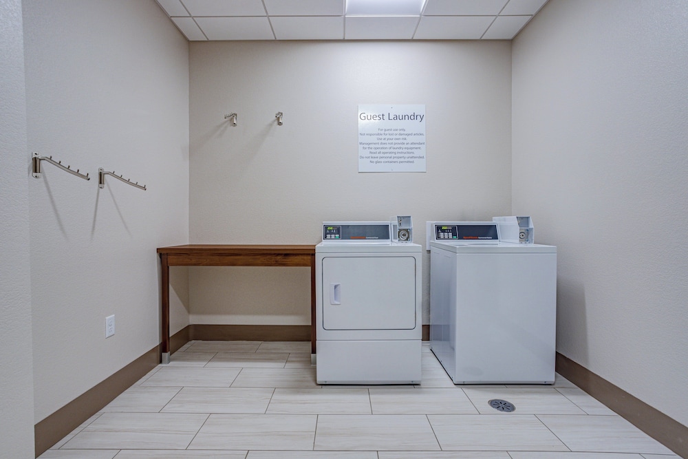 Holiday Inn Express & Suites Elkhart North 3/38