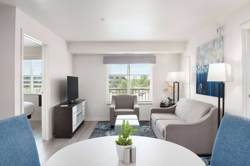 WaterWalk Extended Stay by Wyndham Minneapolis - Plymouth 35/62