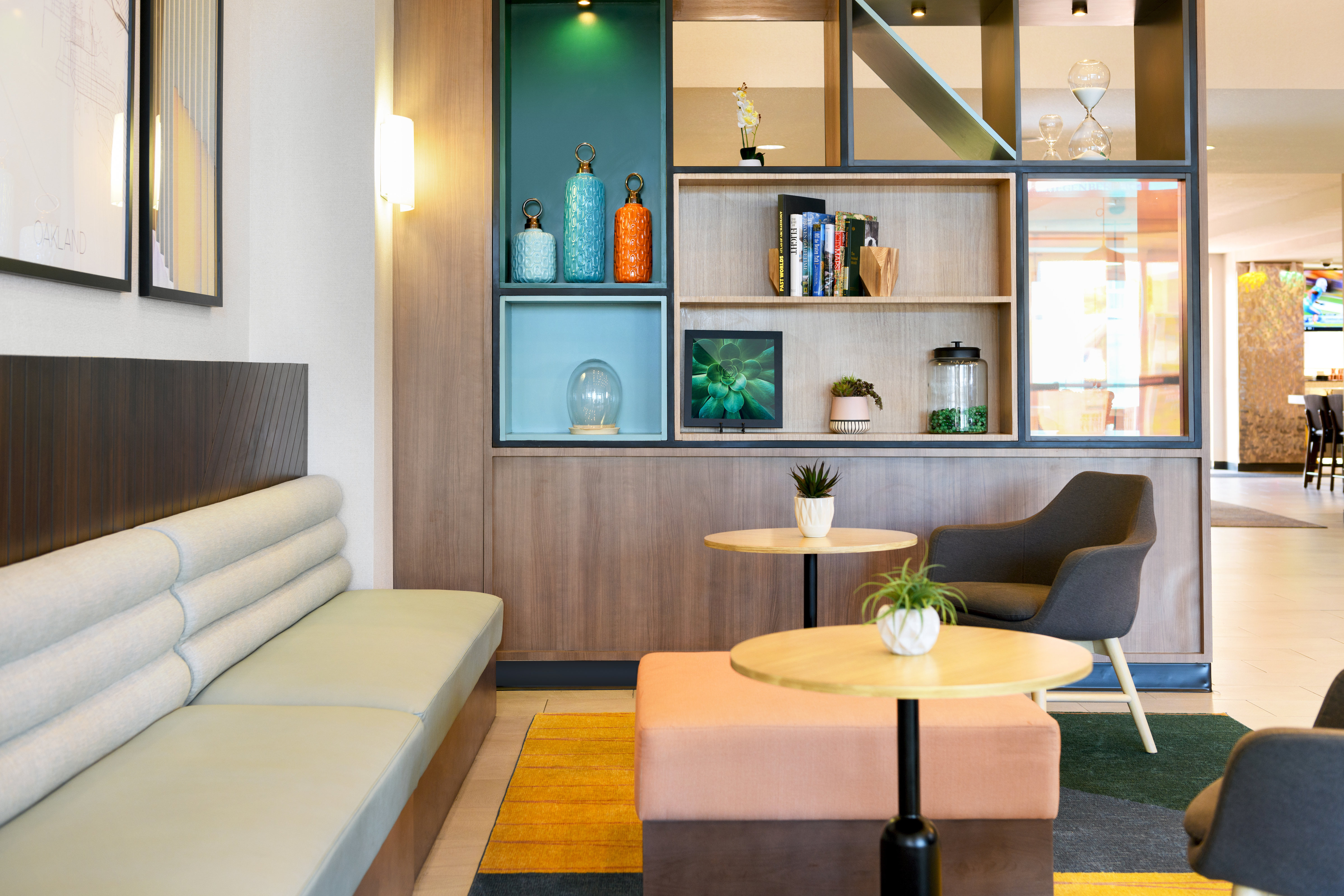 Holiday Inn Hotel Suites Oakland Airport 43/77