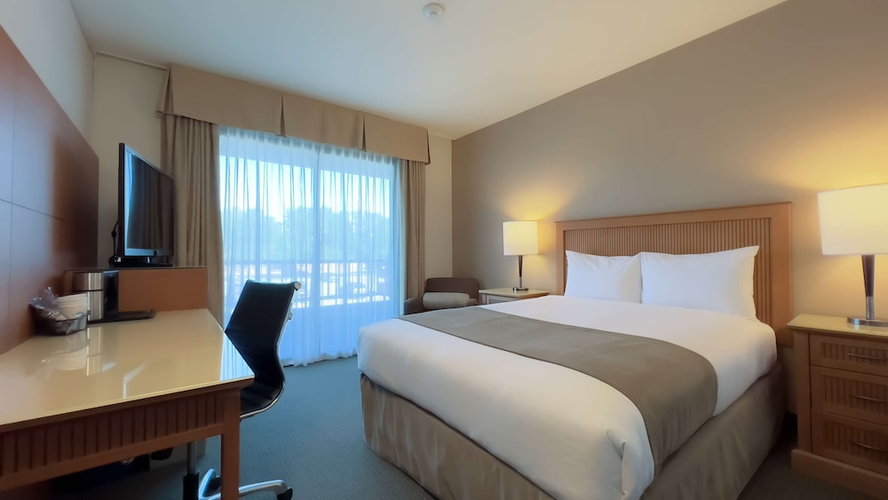 COAST, QUEEN BED