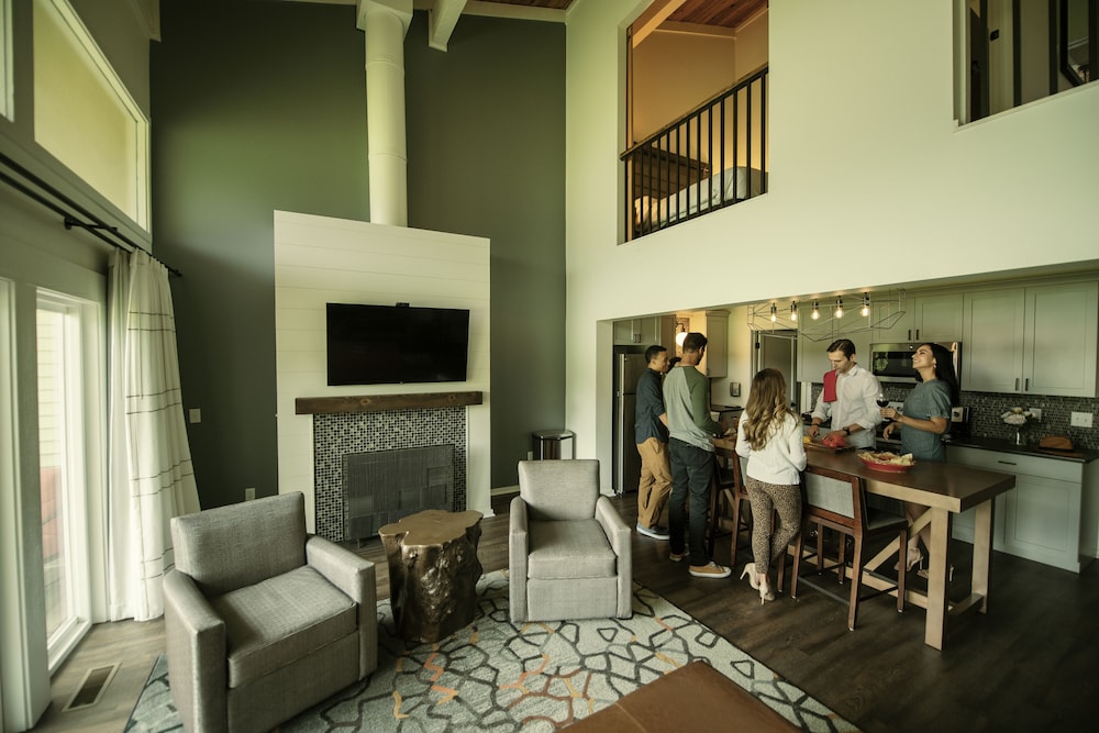 Grand Geneva Resort & Spa 33/42