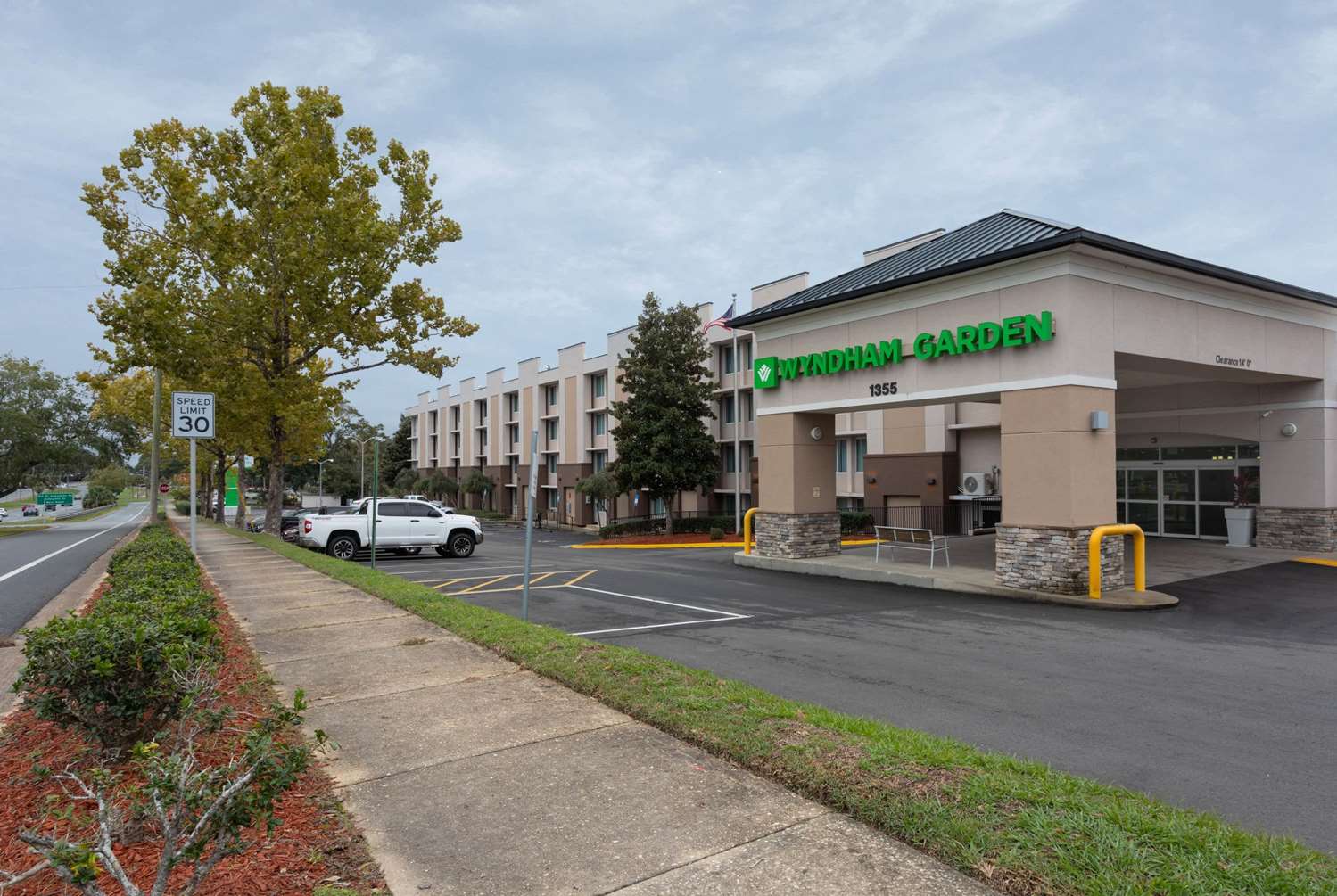Wyndham Garden Tallahassee Capitol 52/54