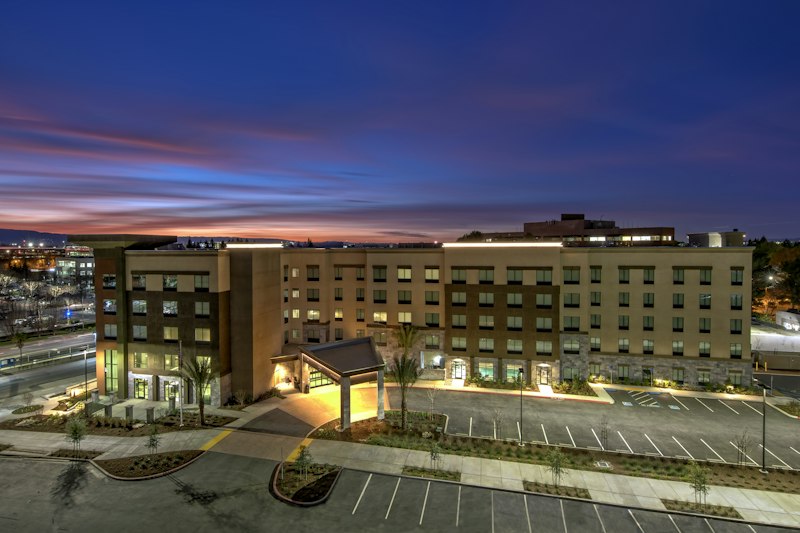 Hampton Inn and Suites San Jose Airport 2/30
