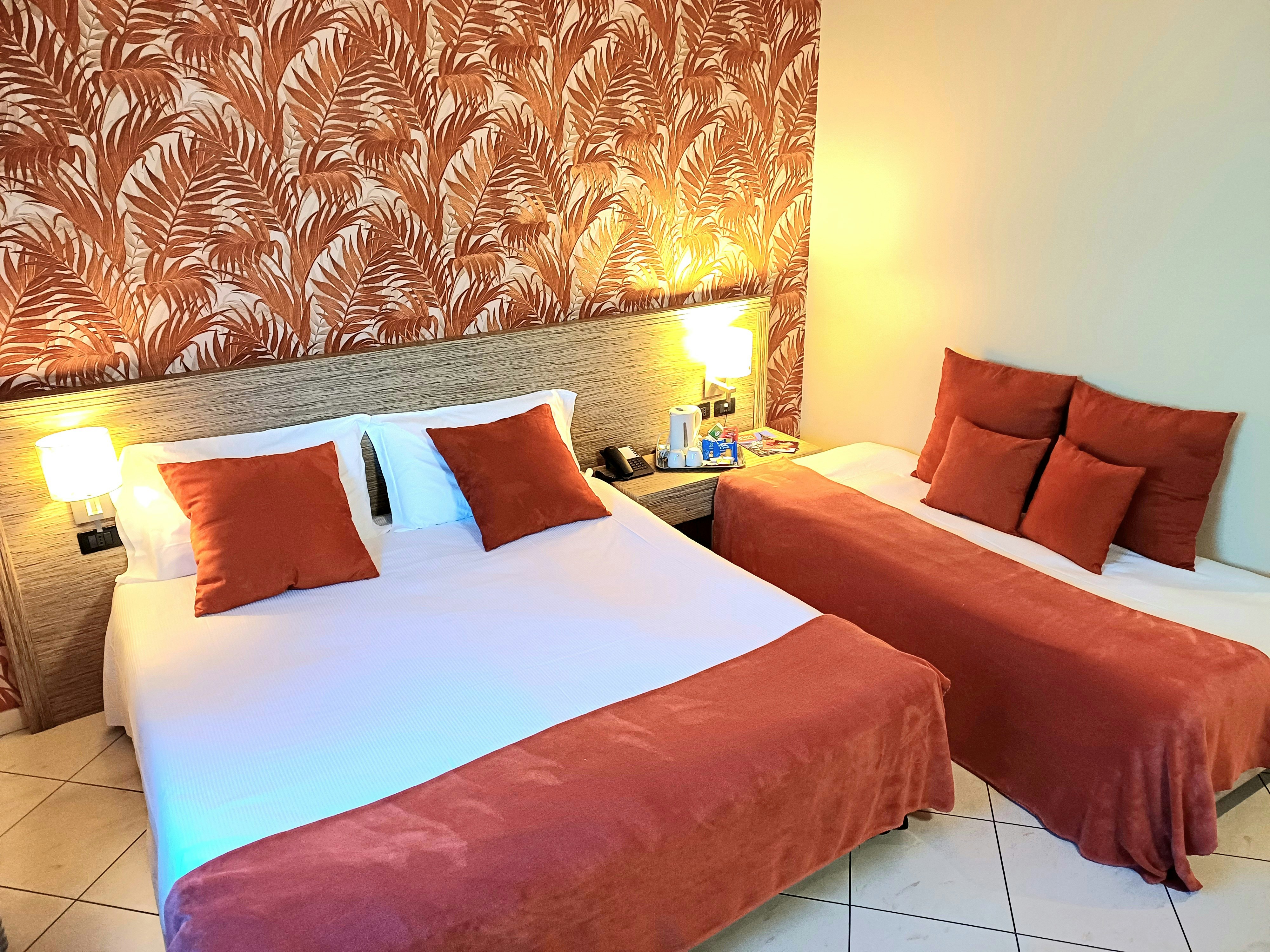 Hotel Parisi 11/67