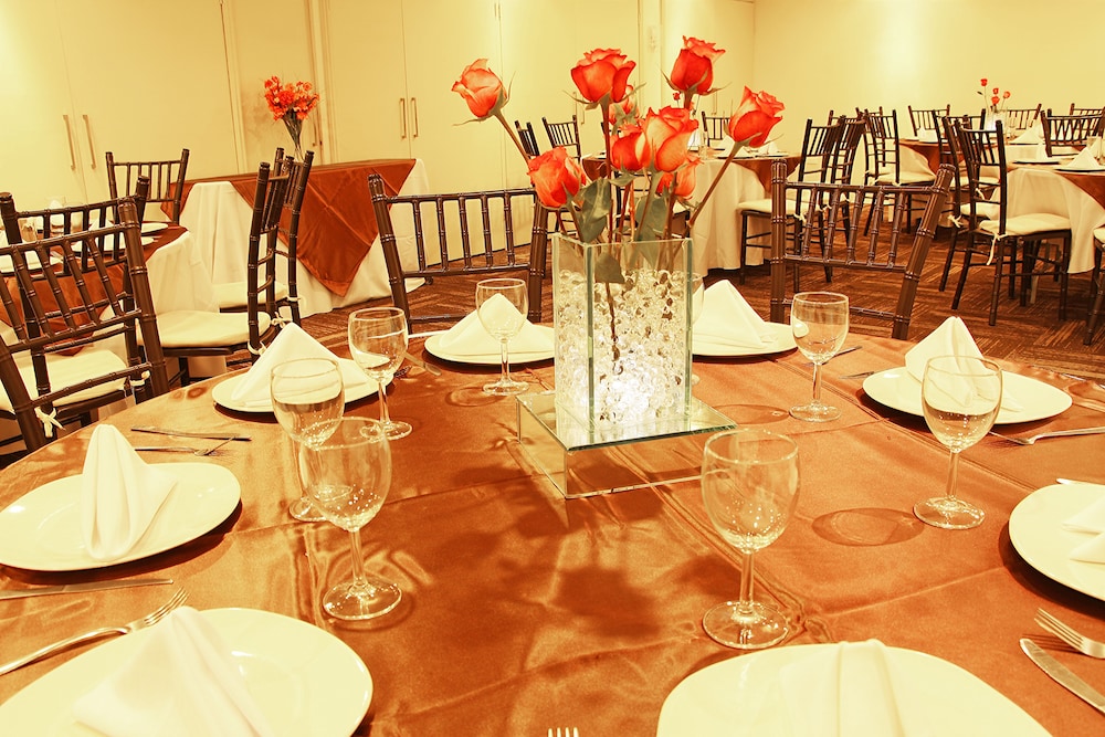 Hotel Plaza de Oro 35/43