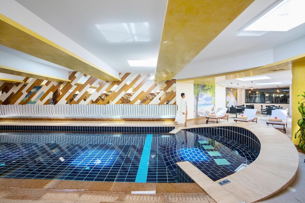 Cavo Maris Beach Hotel 19/46