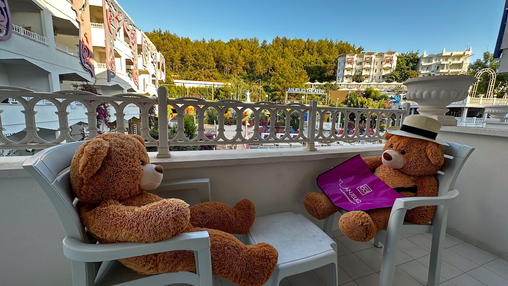 Club Hotel Anjeliq 26/50