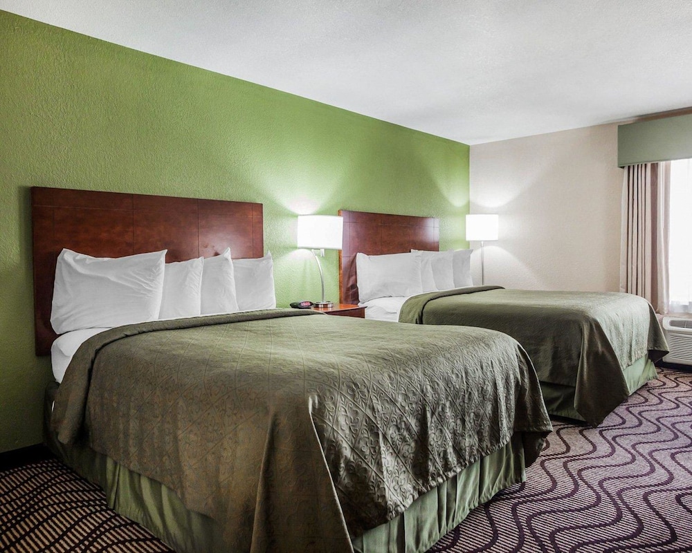 Quality Inn & Suites Altoona - Des Moines 15/33