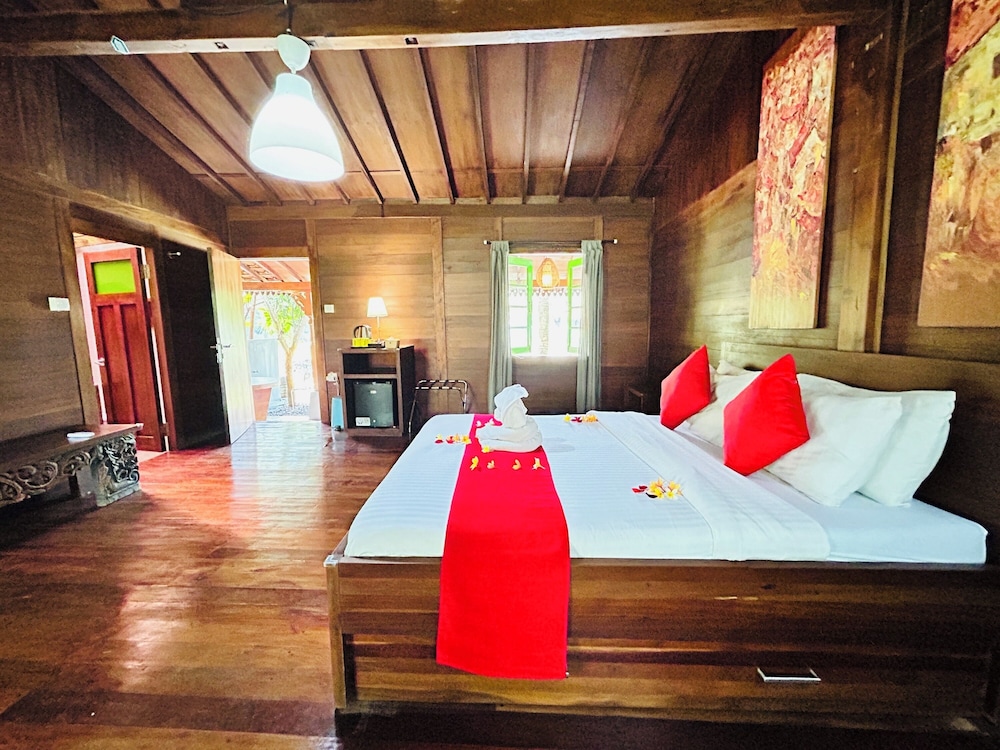 Avery Coconut Island Hotel and Beach Resort 13/47