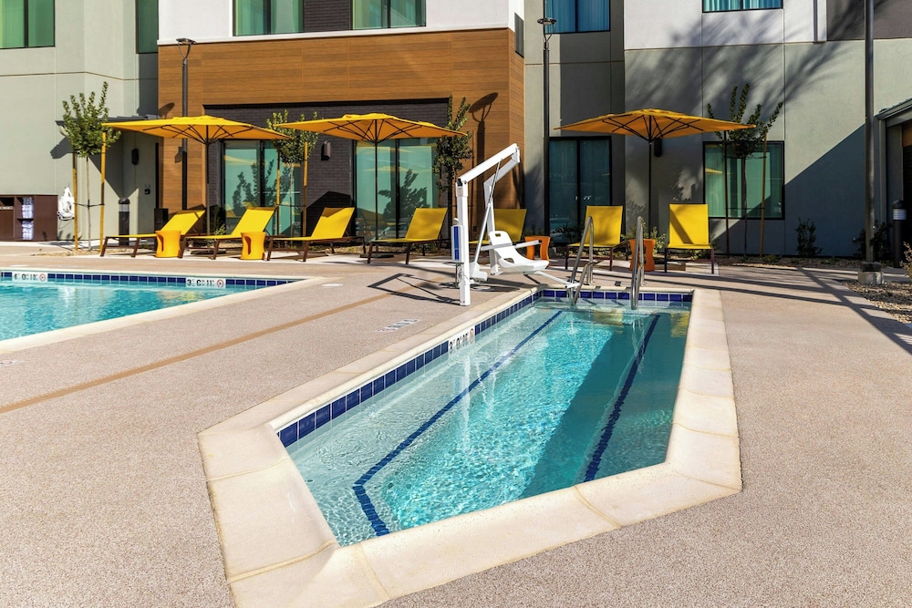 Residence Inn by Marriott Anaheim Brea 18/49