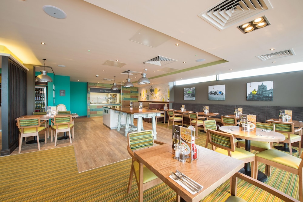 Premier Inn Malvern Hotel 22/33