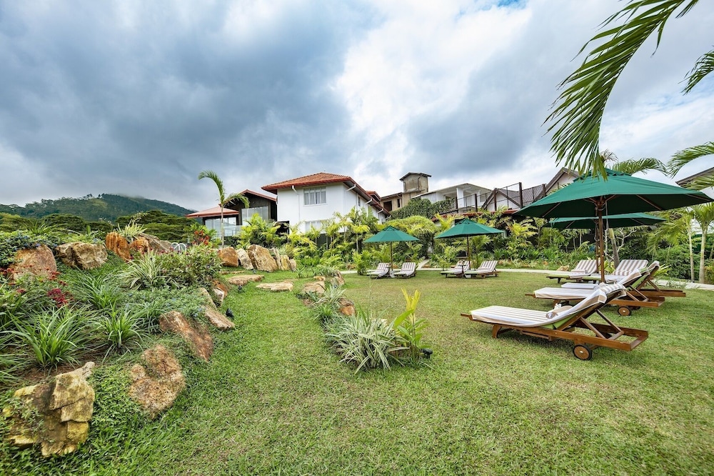 Fox Resorts Kandy 43/49