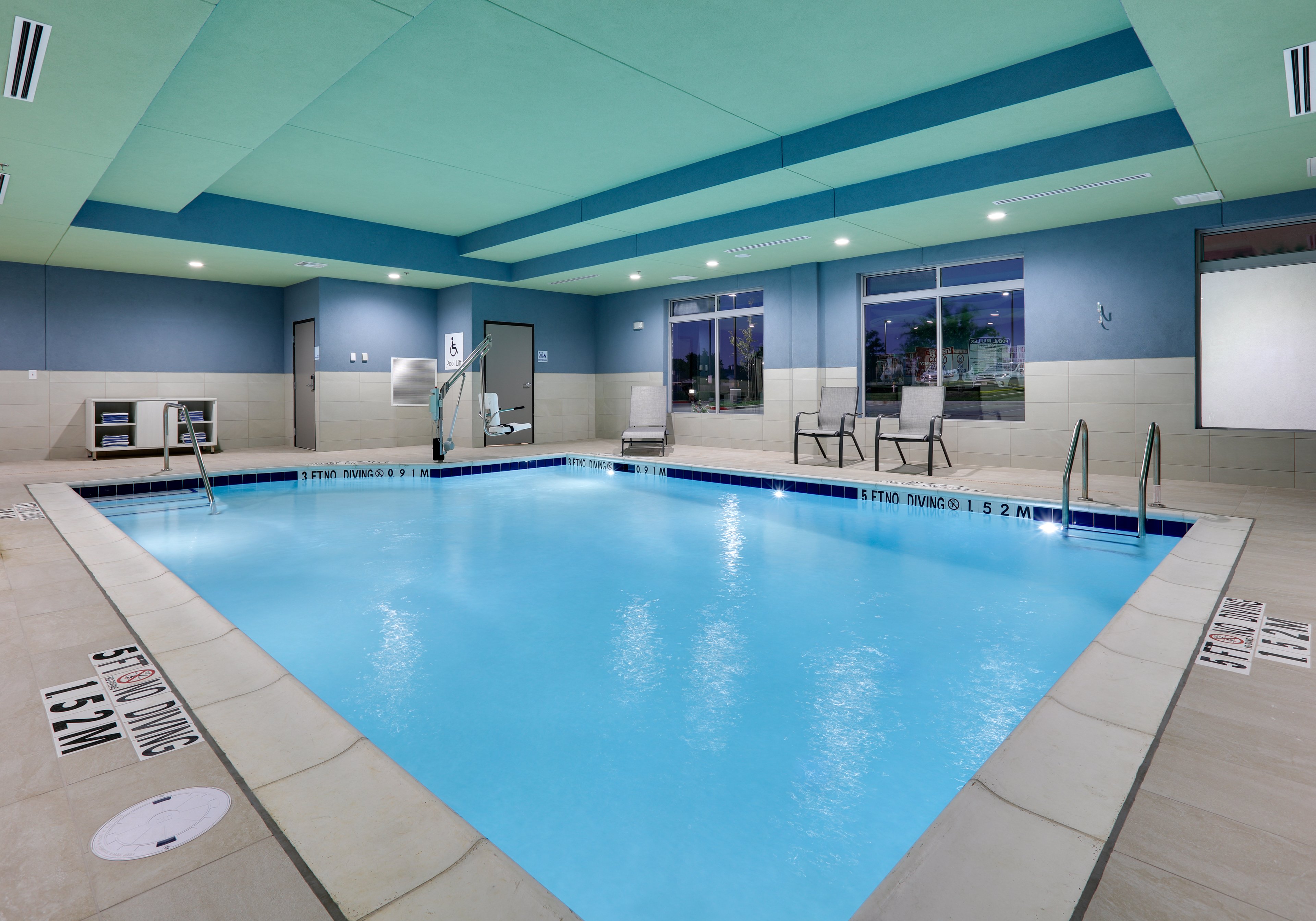 Holiday Inn Express & Suites Plano - The Colony 44/63