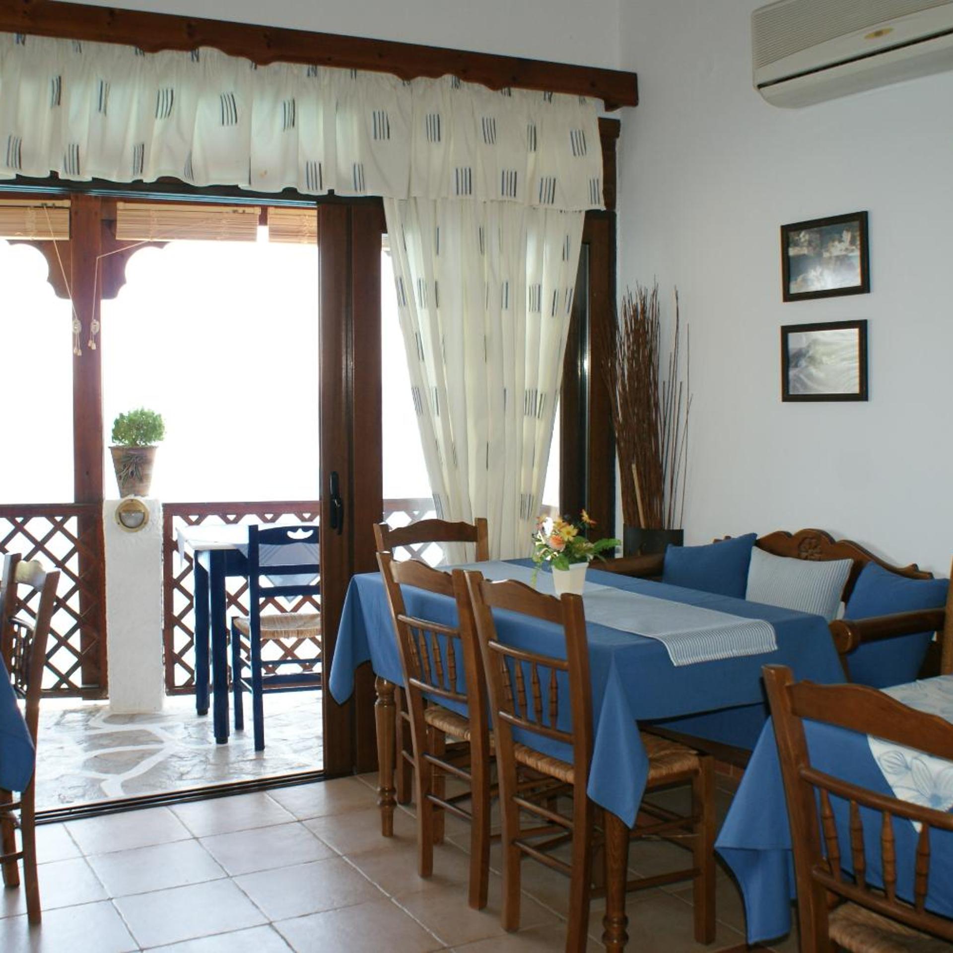 Akropolis Pension 16/25