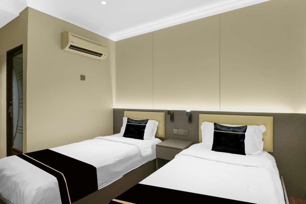 OYO 998 Queen City Hotel 19/50