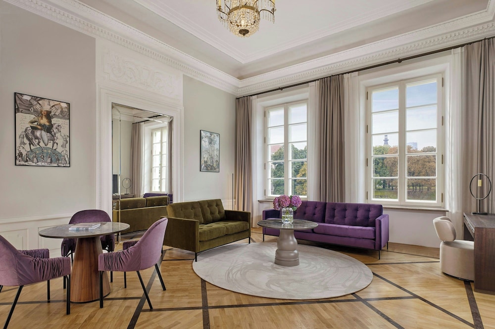 Hotel Verte, Warsaw, Autograph Collection 26/50