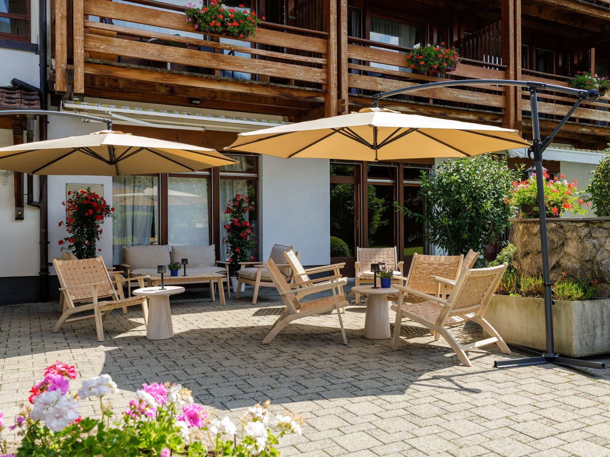 Hotel Aeschi Interlaken - Handwritten Collection 2/12