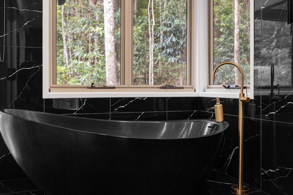 NARROWS ESCAPE RAINFOREST RETREAT 50/50