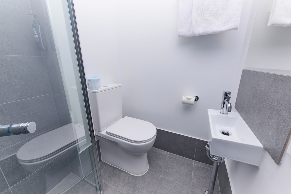 IBIS BUDGET PERTH AIRPORT 61/63