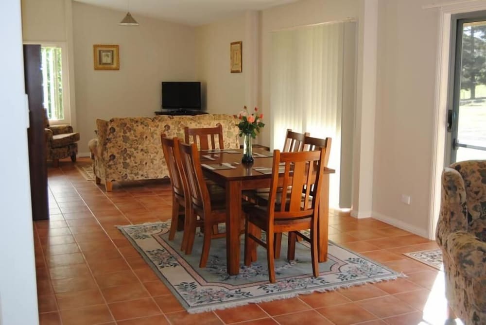Clarendon Chalets 38/50