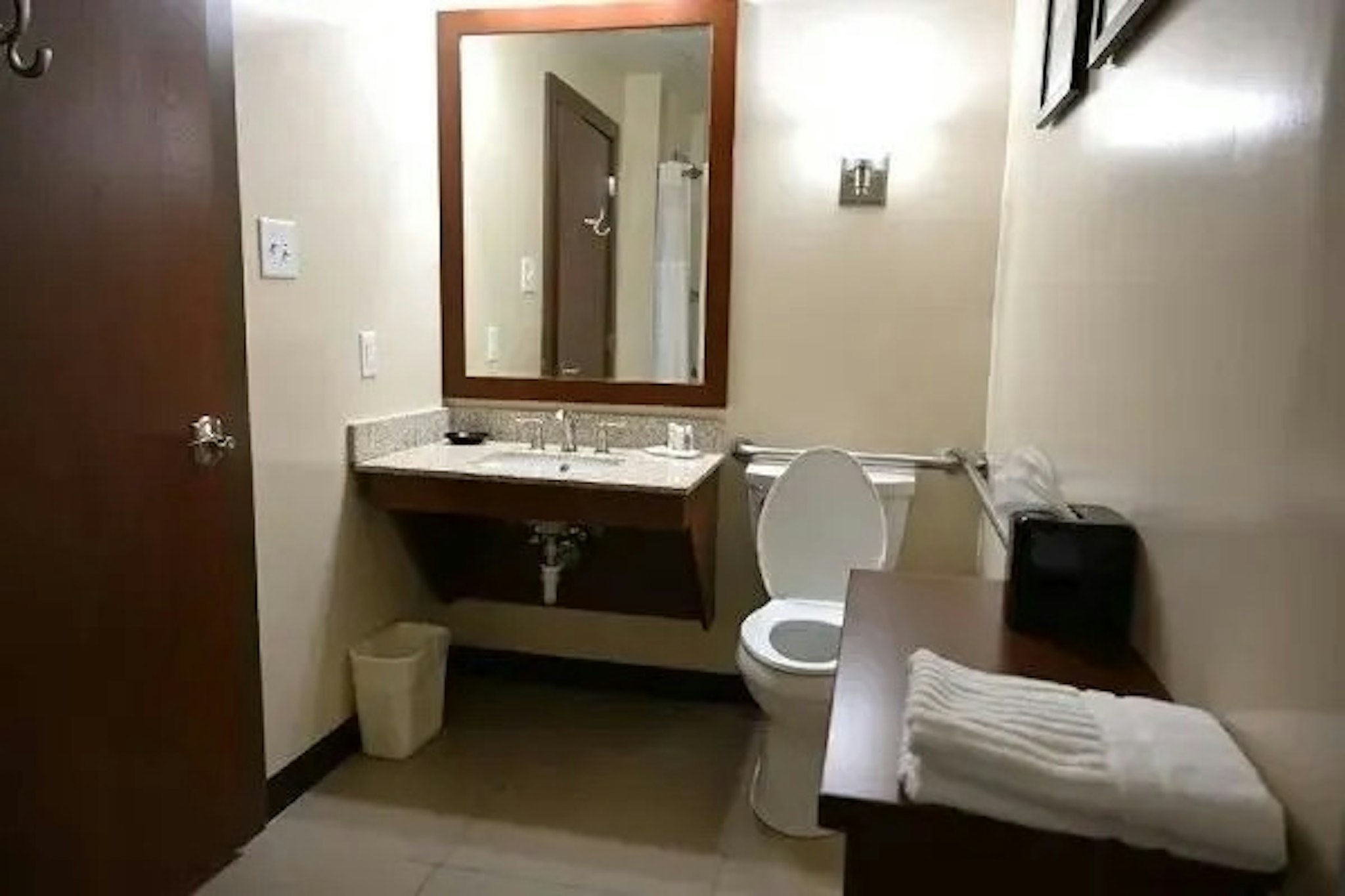 Giles Hotel Inn & Suites 27/31