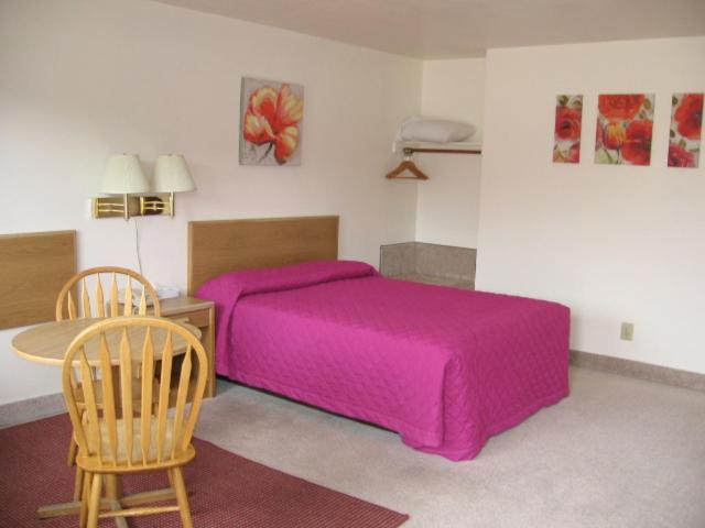 Little Bear Motel 30/43