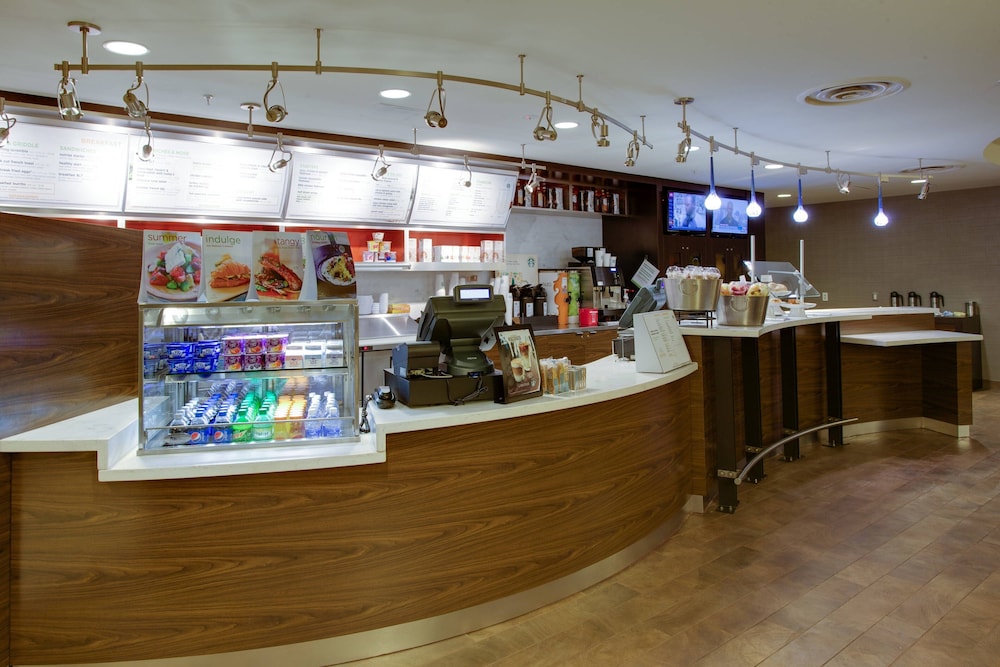 Courtyard By Marriott Republic Aprt Long Island Farmingdale 7/71