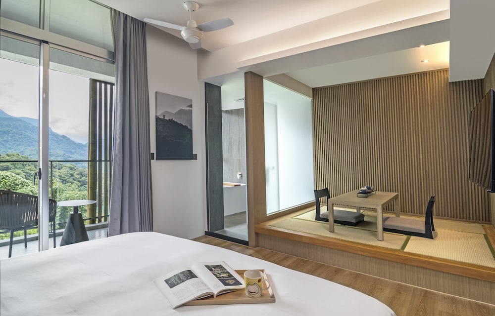Hotelday Plus Sun Moon Lake 9/18