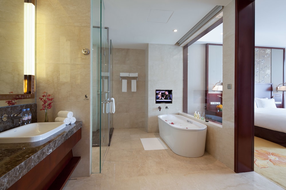 Regal Airport Hotel Xian 35/35