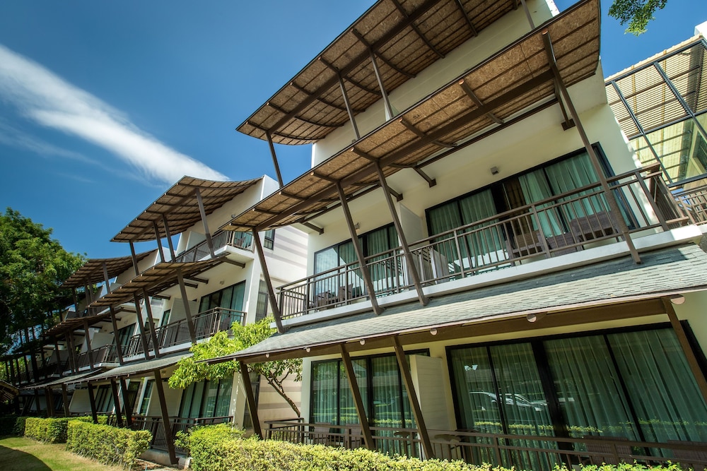 Bangsaen Heritage Hotel 4/50