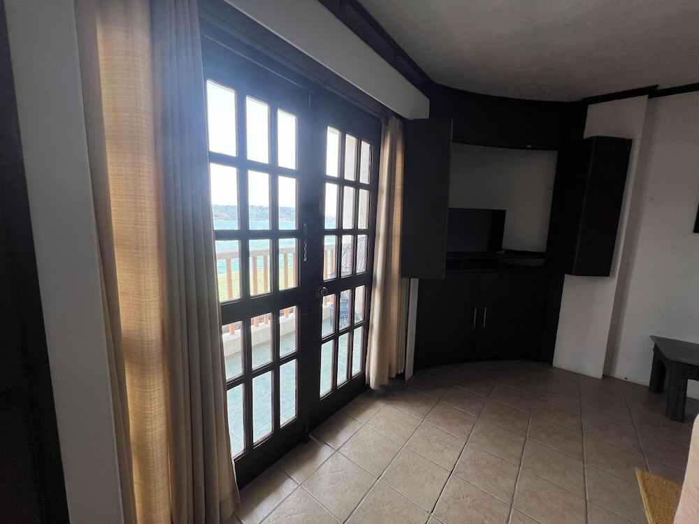 Subiza Beach Resort 3/48