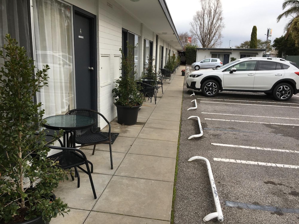 VICTOR HARBOR CITY INN 56/63